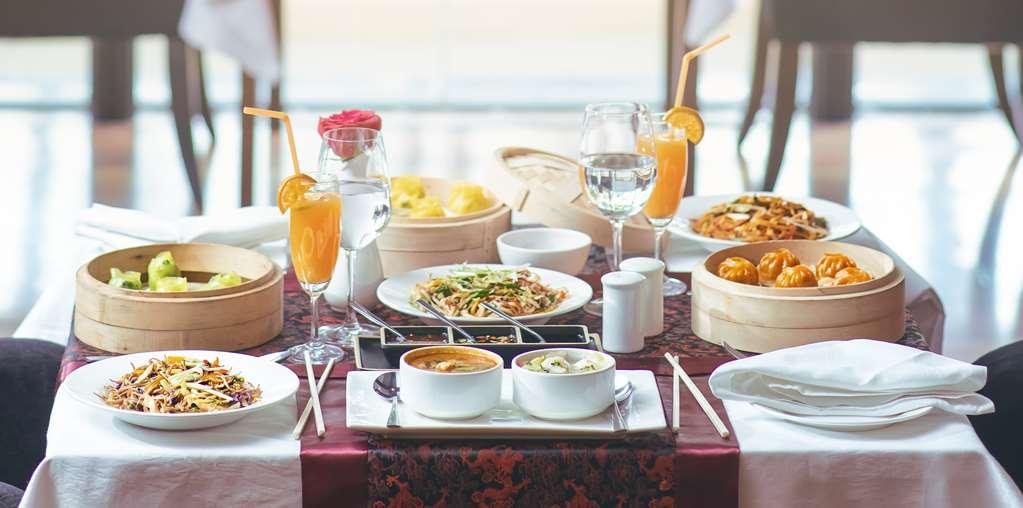 Radisson Blu Udaipur Palace Resort & Spa ร้านอาหาร รูปภาพ