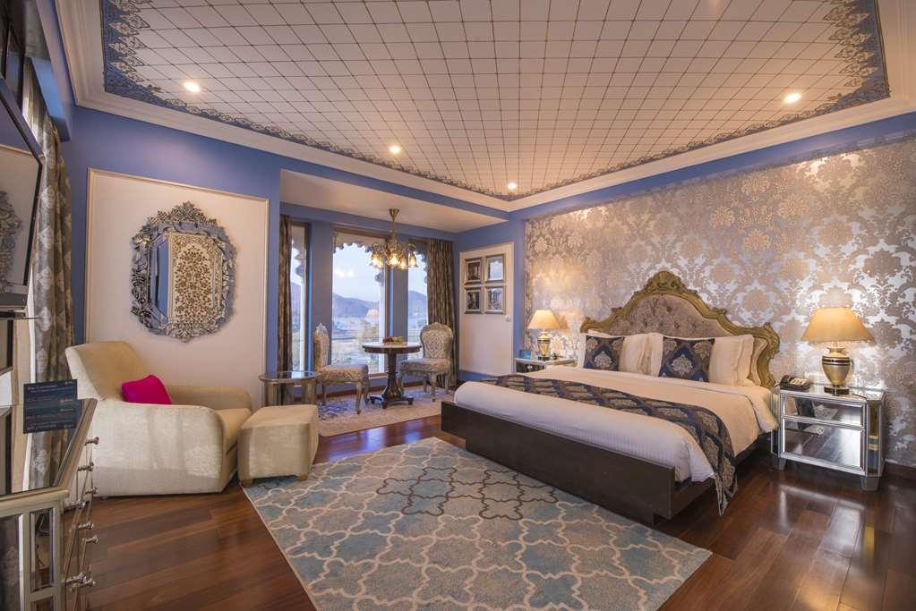 Radisson Blu Udaipur Palace Resort & Spa ห้อง รูปภาพ